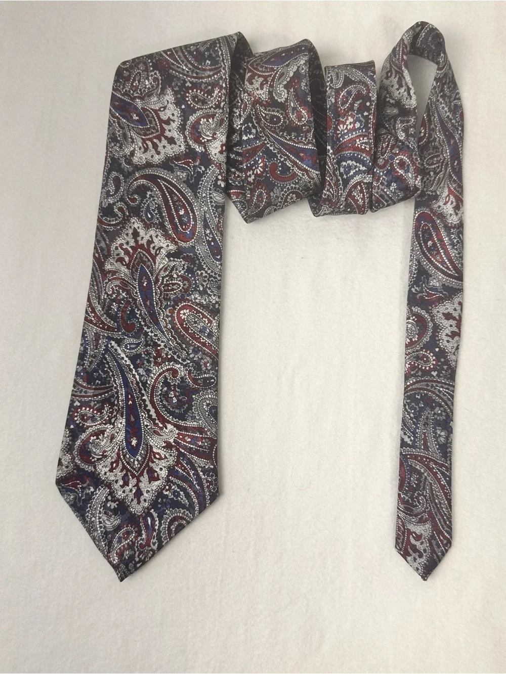 Classic Paisley Silk Tie in Navy and Burgundy - Men's Accessory